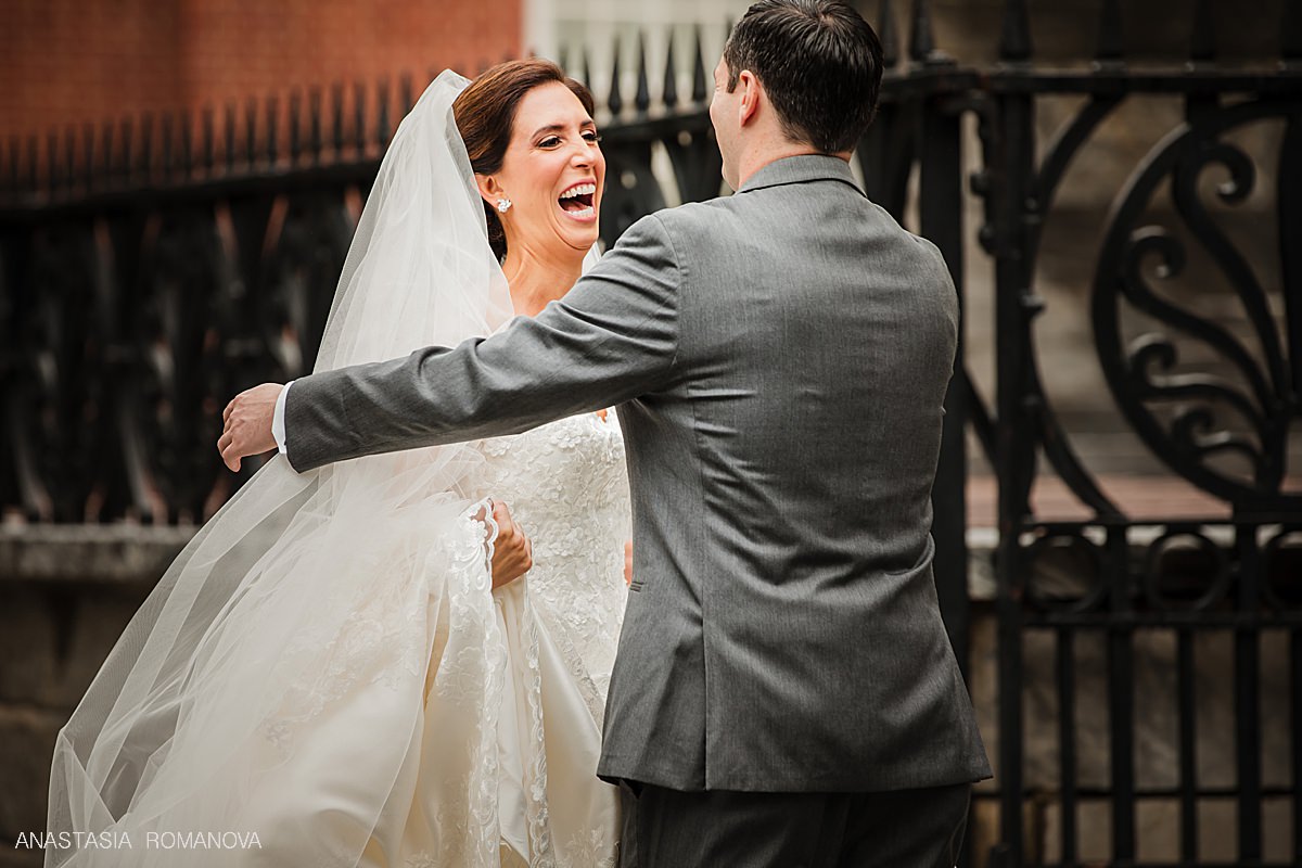 Philly wedding first look in the Old City