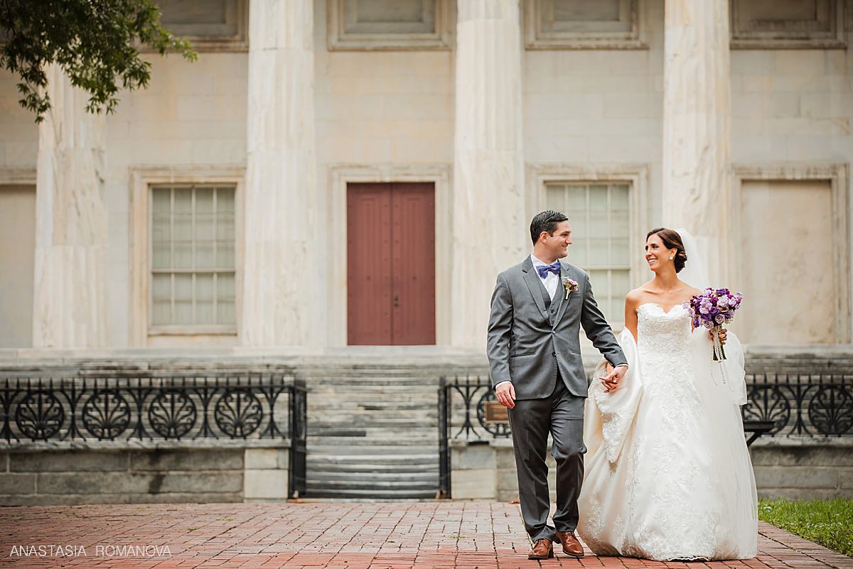 Bride and Groom rainy wedding photos in Philadelphia