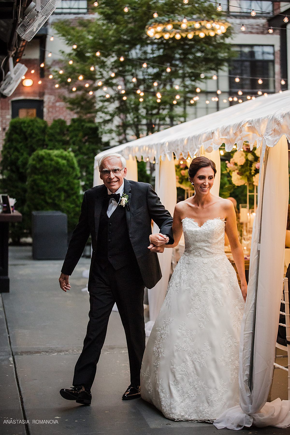 Bride dancing with her dad at Cescaphe outdoor Philly wedding